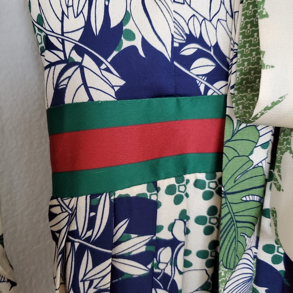 🎈SOLD 🎈NWT Tie Neck Printed Midi  Floral Dress in S - Picture 14 of 15